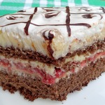 Черемухово-клубничный торт