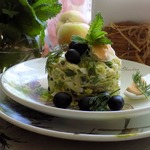 Салат с авокадо и яйцом