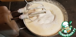 Рулет со взбитыми сливками – кулинарный рецепт