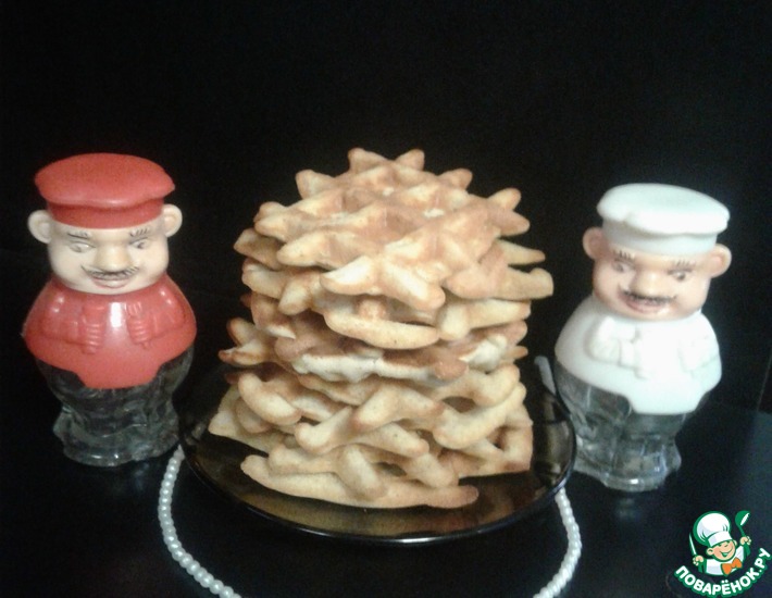 Рецепт: Бисквитные вафли с яблоками