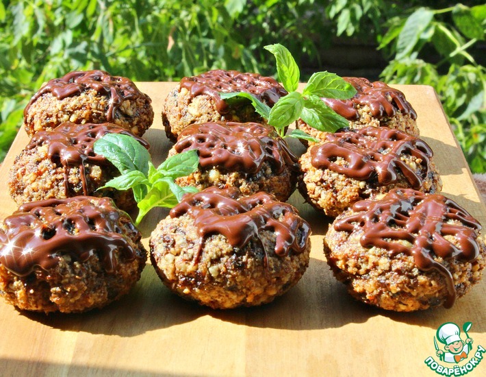Рецепт: Ореховое печенье с черносливом
