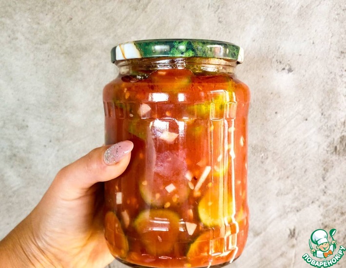 Рецепт: Салат из огурцов в томатной заливке на зиму