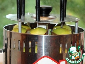 Шашлык из индейки с печеными яблоками