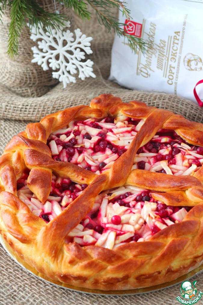 Сдобный пирог с яблоками и брусникой кулинарный рецепт