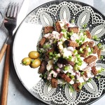 Салат с оливками и сухариками Экспресс