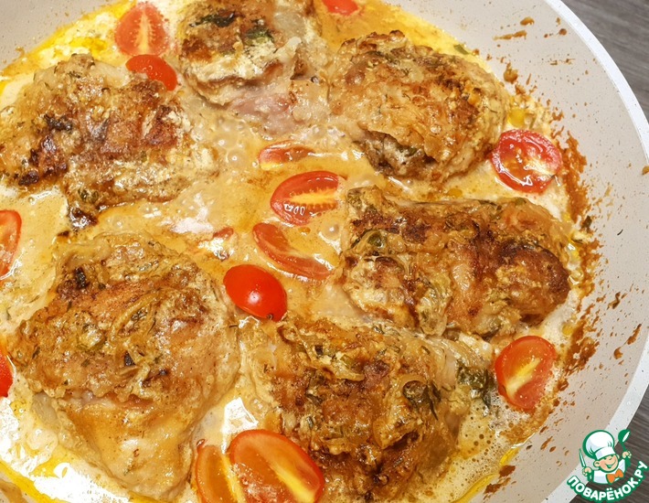 Рецепт: Сочная курица в сметанном соусе