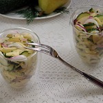 Пикантный салат с яблоками и грушами