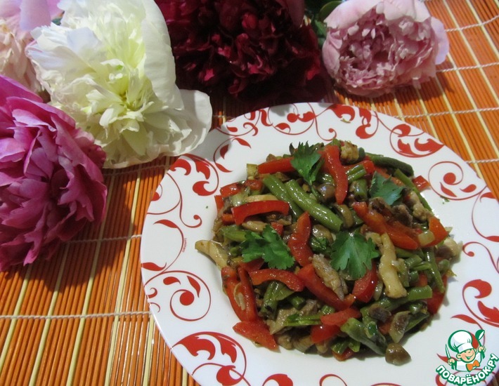 Рецепт: Салат со стручковой фасолью и грибами