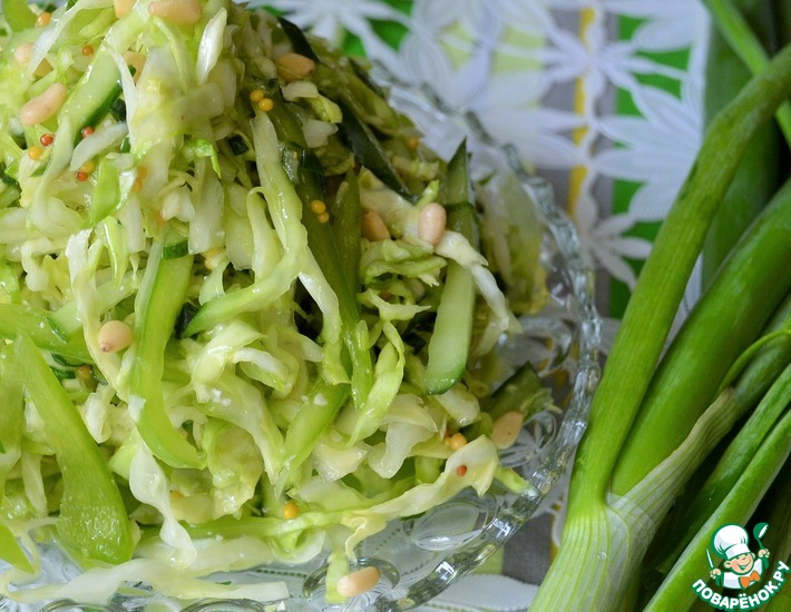 Рецепт: Овощной салат Молодо-зелено