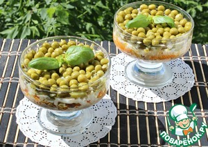 Салат с печенью и пикантной заправкой