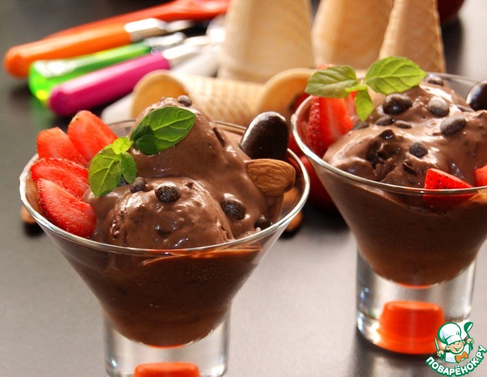 Рецепт: Шоколадное мороженое с карамелью