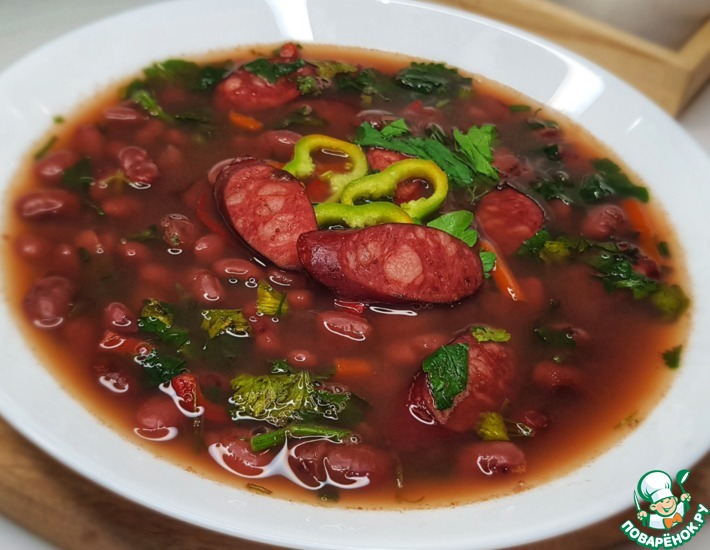 Рецепт: Фасолевый суп с охотничьими колбасками