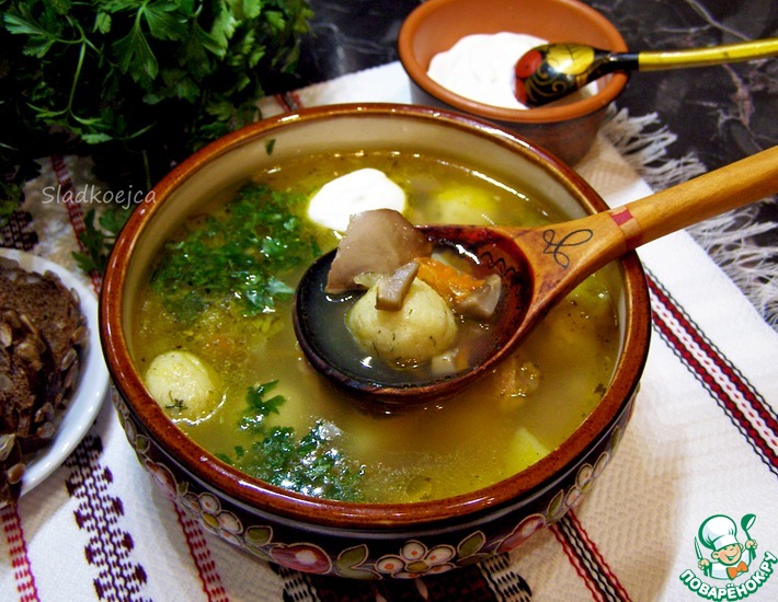 Куриный суп с сырными галушками ( клёцками )