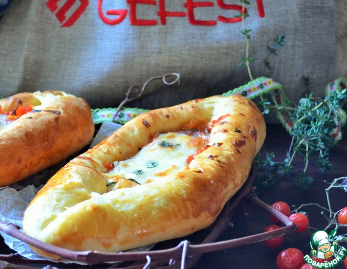 Рецепт: Пирожки-лодочки с овощами и сыром
