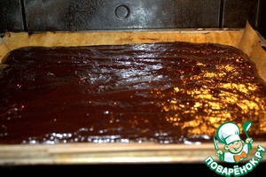 Шоколадно-карамельный десерт с брусникой