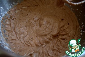 Шоколадно-карамельный десерт с брусникой