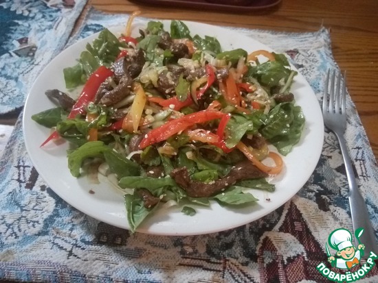 Тёплый салат с говядиной