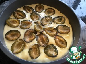 Пирог с яблоками и сливами