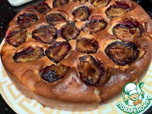 Пирог с яблоками и сливами