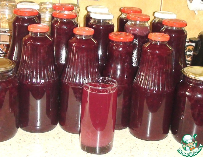 Виноградный сок в домашних условиях рецепт. Виноградный сок. Сироп из винограда. Консервация виноградного сока. Сок из винограда на зиму через соковыжималку.