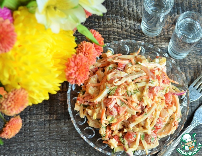 Рецепт: Салат с кальмарами Осенний букет