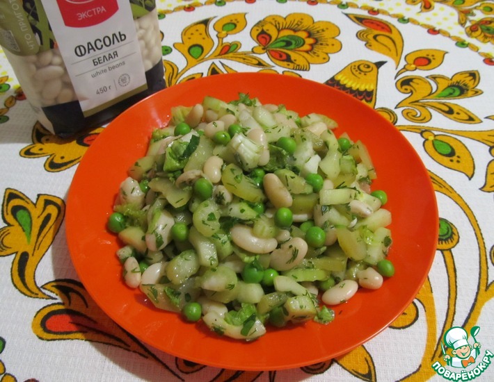 Рецепт: Зелёный салат с фасолью
