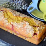 Постный мандариновый кекс с малиной