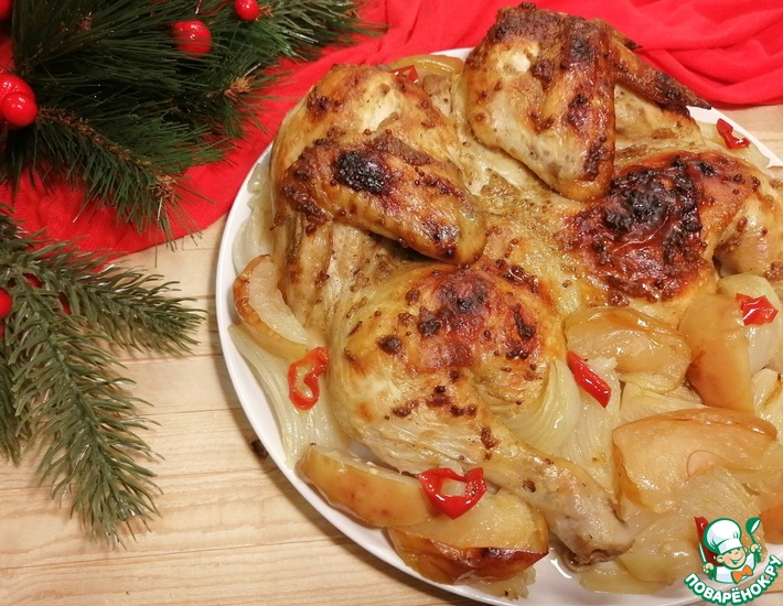 Рецепт: Курица, запечённая с луком и яблоками