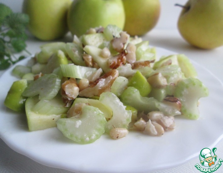 Рецепт: Салат из черешкового сельдерея с орехами