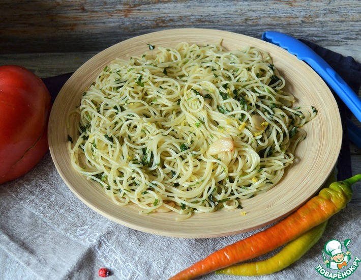 Рецепт: Спагетти с оливковым маслом и чесноком
