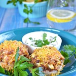 Шампиньоны, фаршированные яичной начинкой