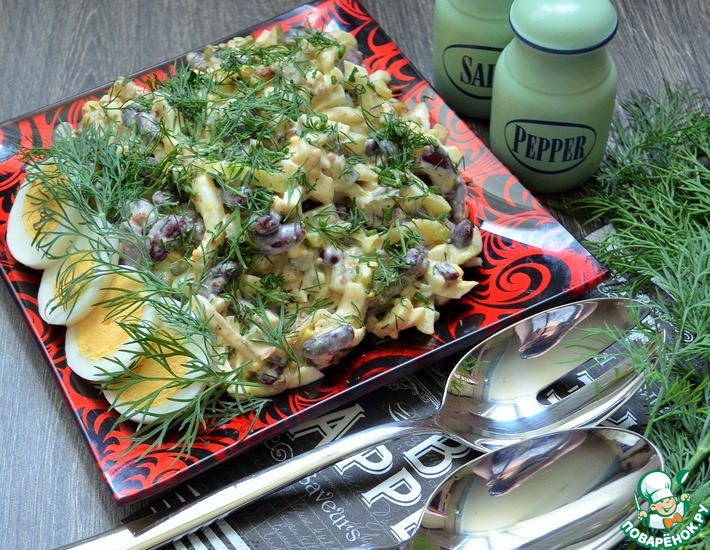 Рецепт: Салат с фасолью и жареными кабачками