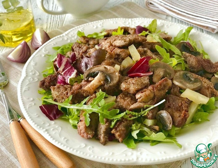 Рецепт: Теплый салат с куриной печёнкой Татьяна