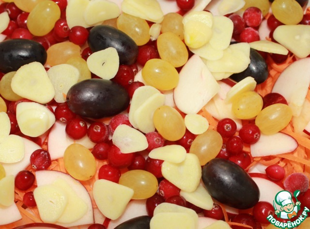 Капуста "Провансаль" с клюквой и виноградом – кулинарный рецепт