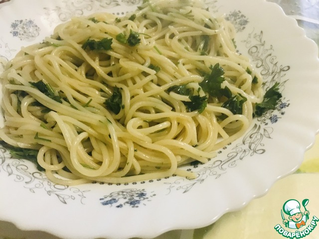 Спагетти с чесноком, оливковым маслом и тартаром из тунца: рецепт с фото и пошаговой инструкцией