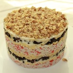 Салат из крабовых палочек с черносливом