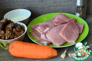 Свинина с грибами и морковью по-русски