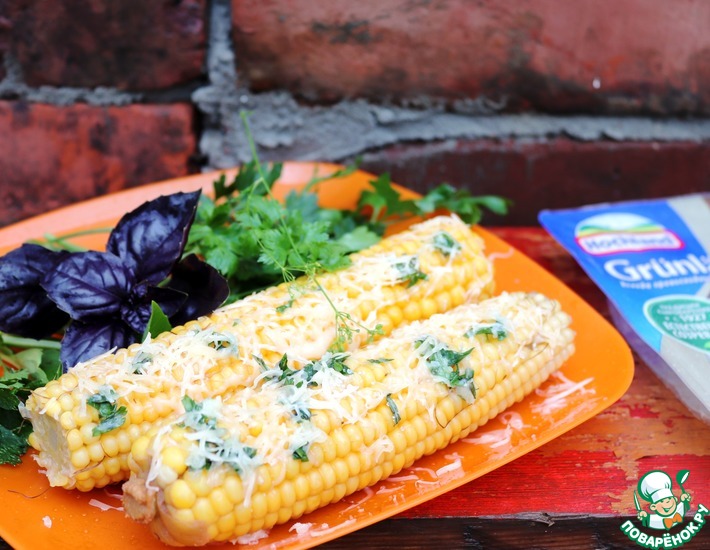 Рецепт: Варёная кукуруза со сливочным маслом и сыром