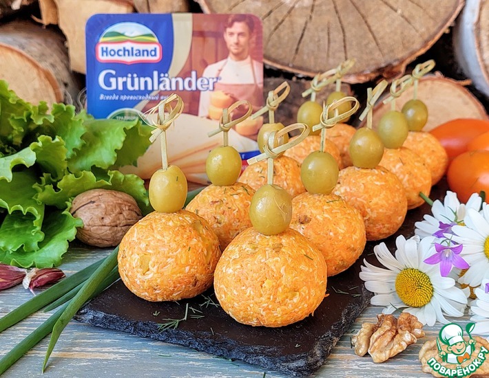 Рецепт: Морковно-сырные шарики с грецкими орехами