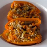 Перец, фаршированный овощами со вкусом фенхеля