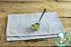 Салат из брокколи, черри и творога