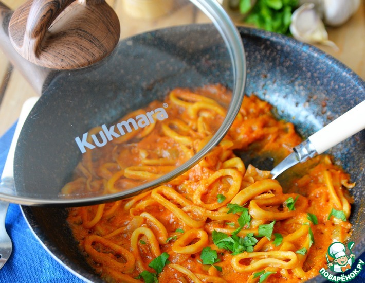 Кальмары в томатном соусе – простой и вкусный рецепт