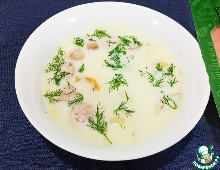 Рецепт: Сырный суп с сосисками