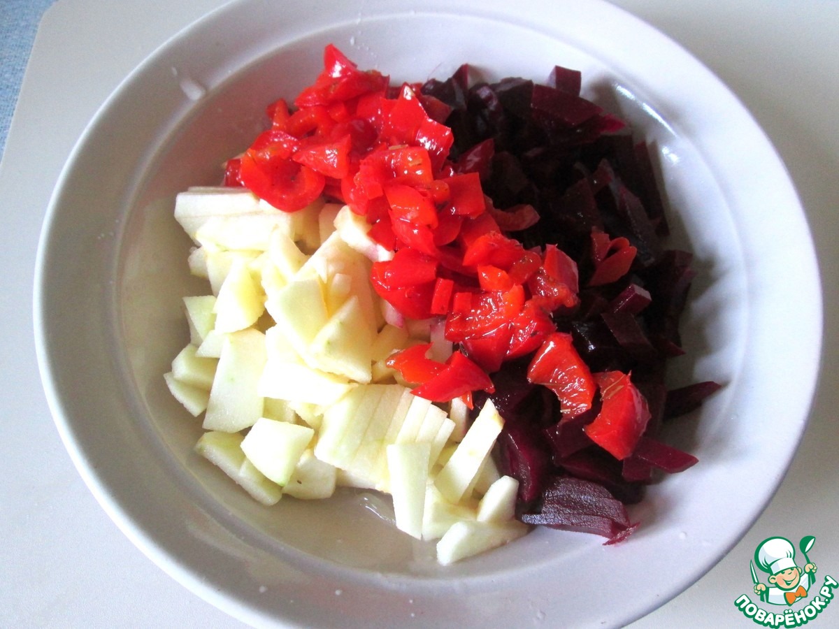 Яблочно-свекольный салат с маринованным перцем3