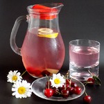 Вишнёво-яблочный компот с лимоном