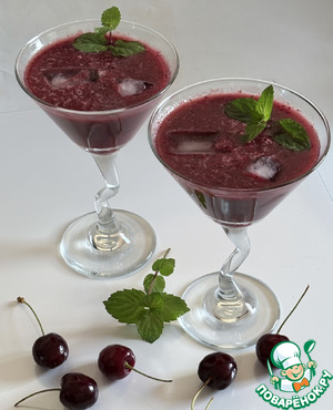 Смузи из арбуза и вишни Смузи из арбуза и вишни