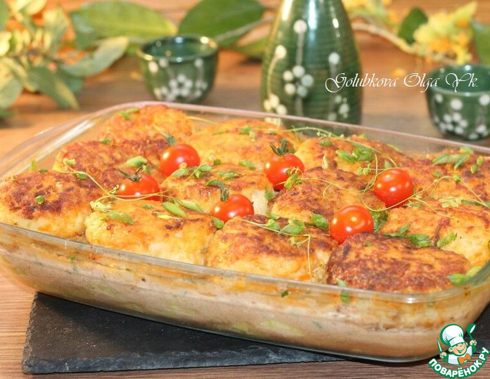 Куриные котлеты на кабачковой подушке