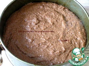 Шоколадный торт с ягодами