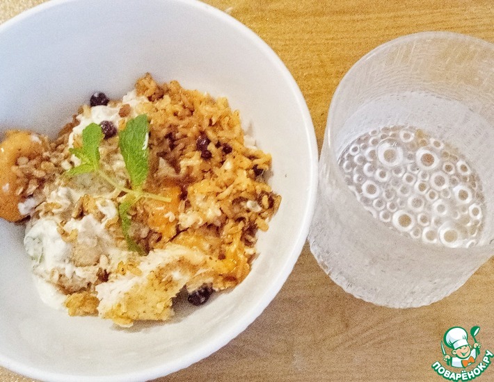 Рецепт: Фруктово-ореховый пилав с соусом тахини