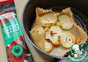 Перечный соус с колбасками "Пикник интроверта" Перечный соус с колбасками "Пикник интроверта"